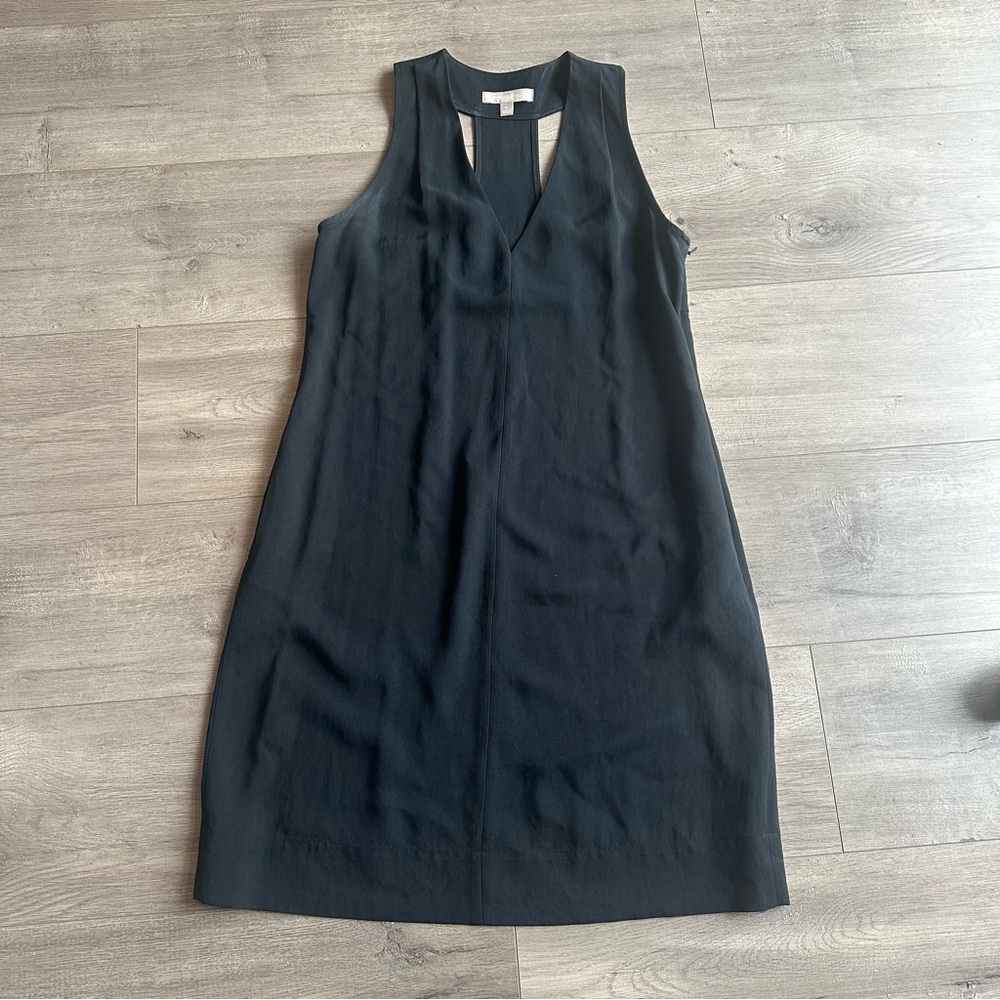Banana Republic black v-neck dress - size 8